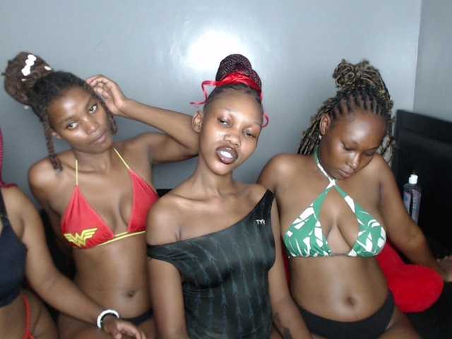 VelvetCuties live cam on BongaCams