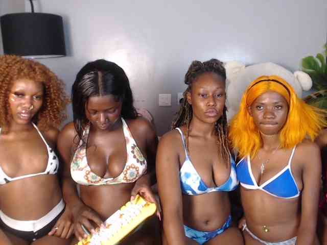 VelvetCuties webcam