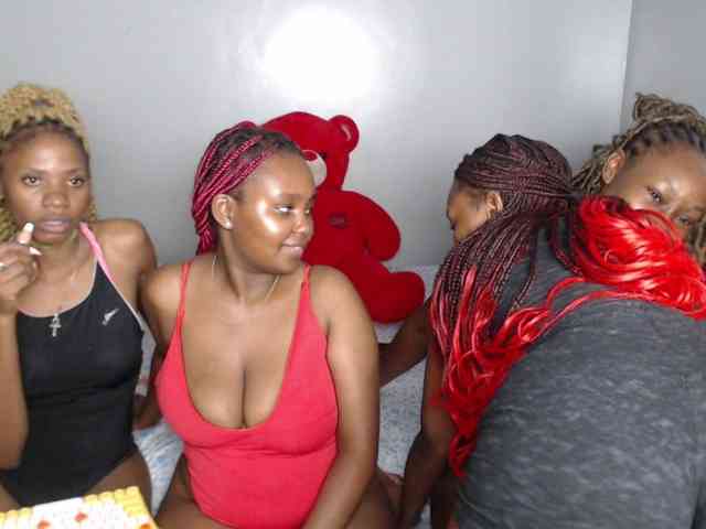 VelvetCuties webcam