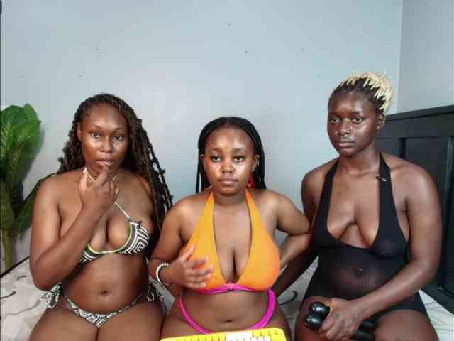 Model: VelvetCuties