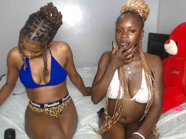 VelvetCuties webcam