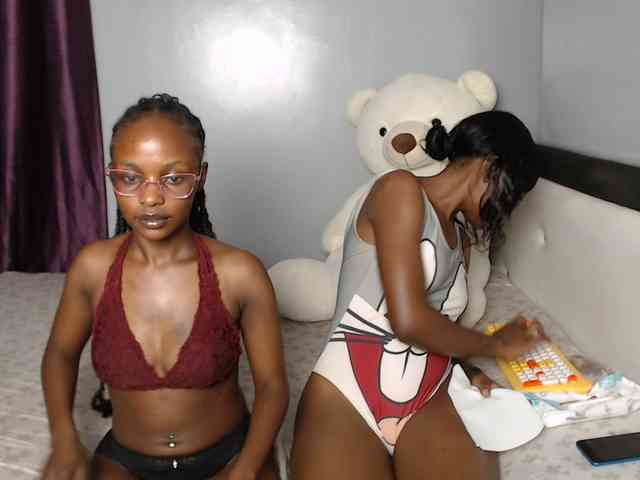 VelvetCuties webcam