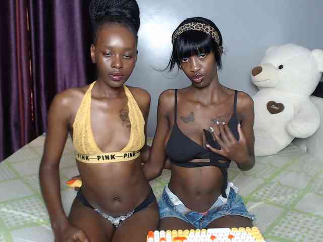 VelvetCuties webcam