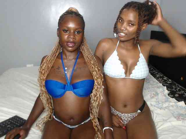 VelvetCuties webcam