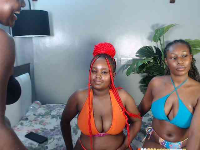 VelvetCuties webcam