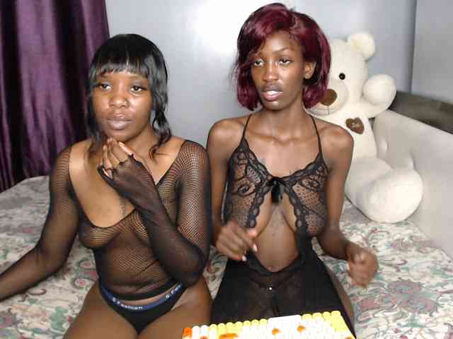 VelvetCuties webcam
