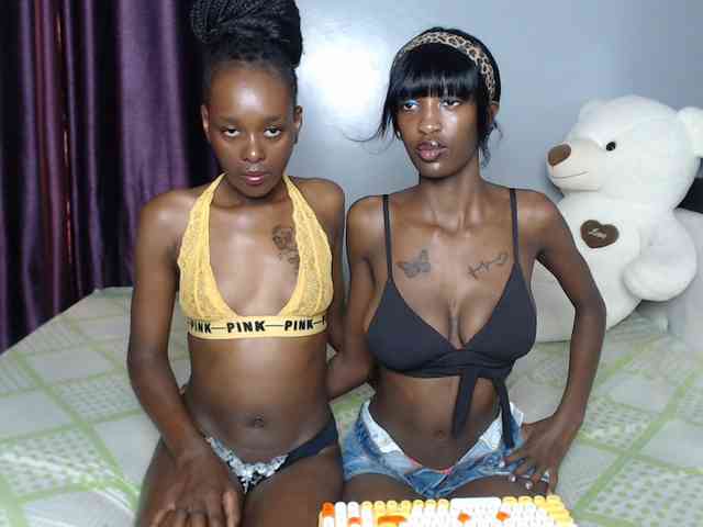 VelvetCuties webcam