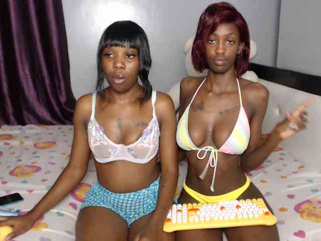 VelvetCuties webcam
