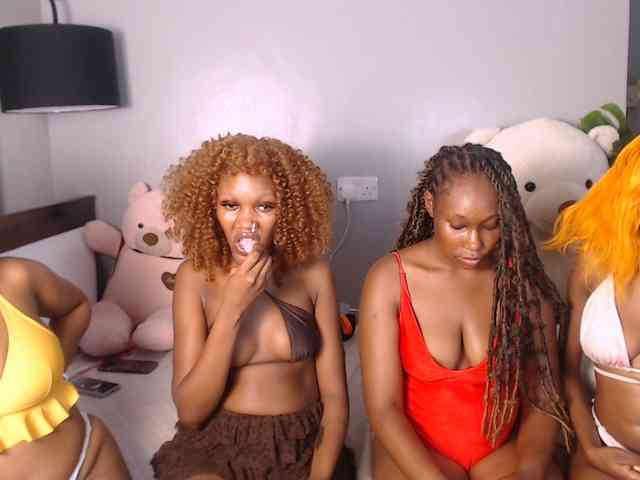 VelvetCuties webcam