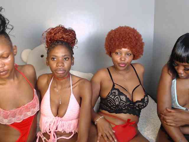 VelvetCuties webcam
