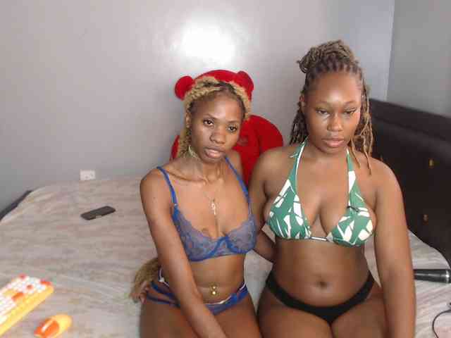 VelvetCuties webcam