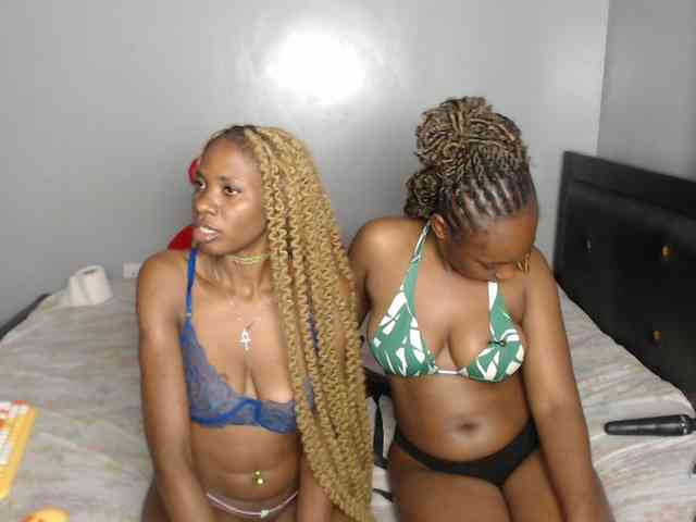 VelvetCuties webcam