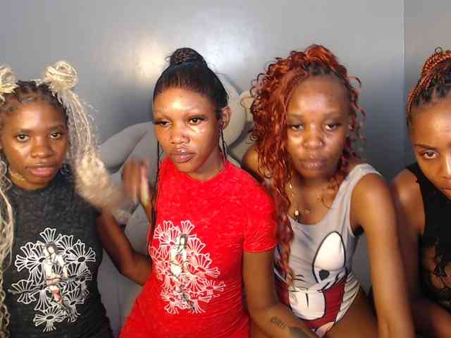 VelvetCuties webcam