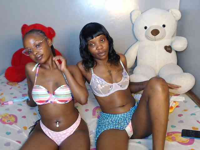 VelvetCuties webcam