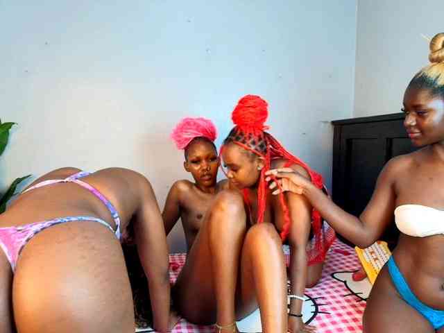 VelvetCuties webcam
