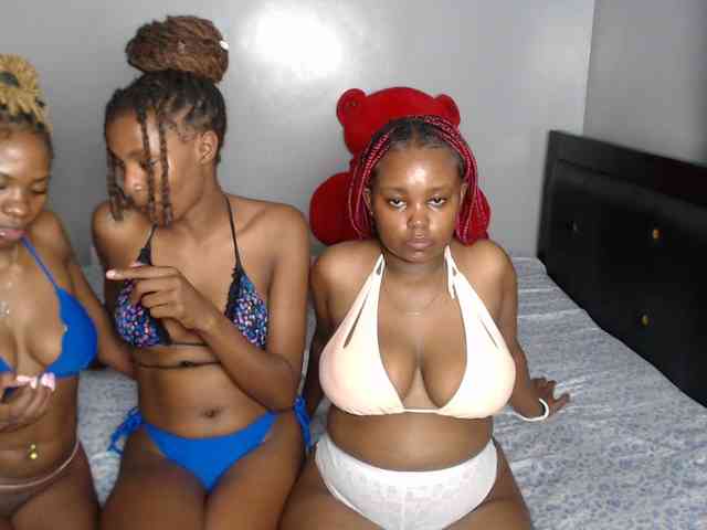 VelvetCuties webcam