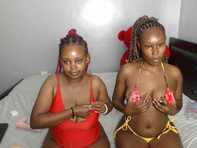 VelvetCuties webcam
