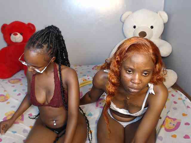 VelvetCuties webcam