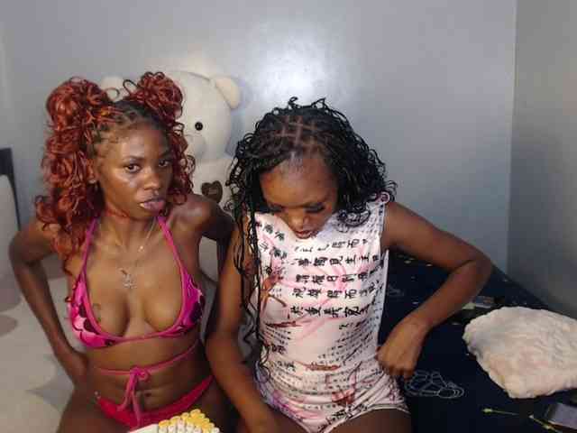 VelvetCuties webcam