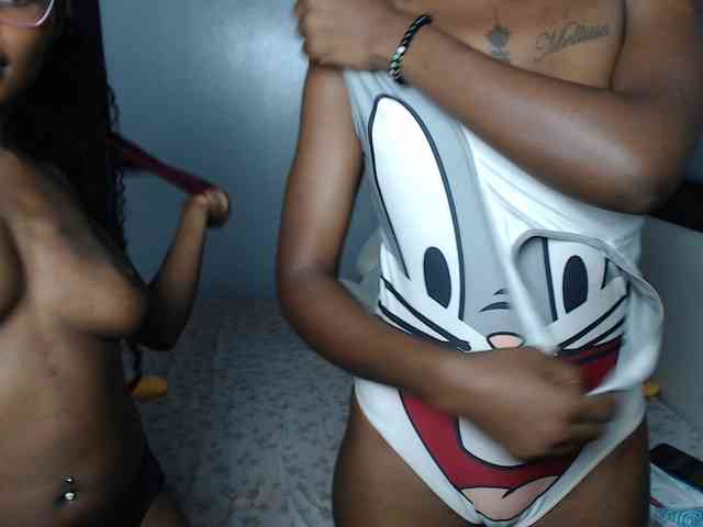 VelvetCuties webcam