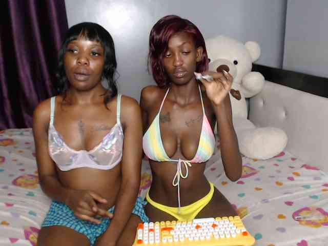 VelvetCuties webcam