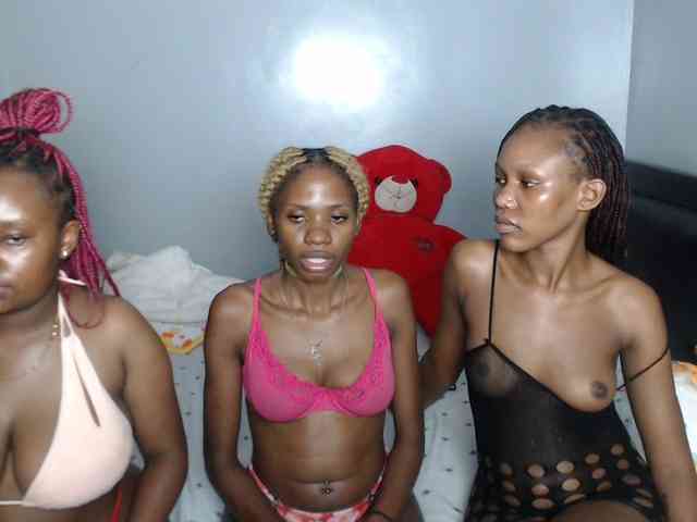 VelvetCuties webcam