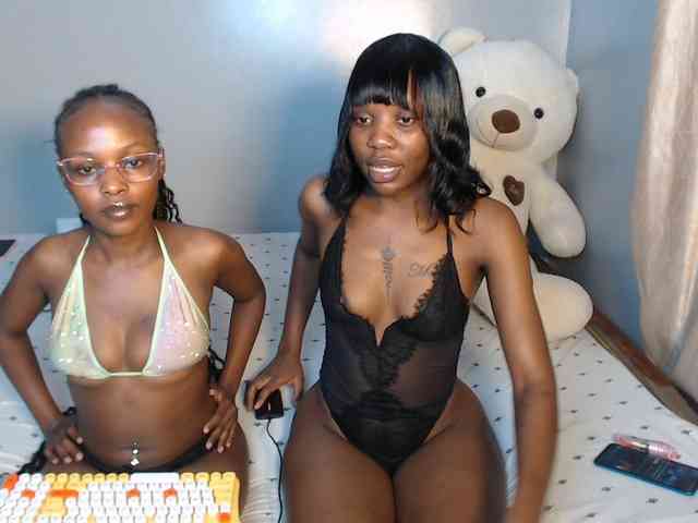 VelvetCuties webcam