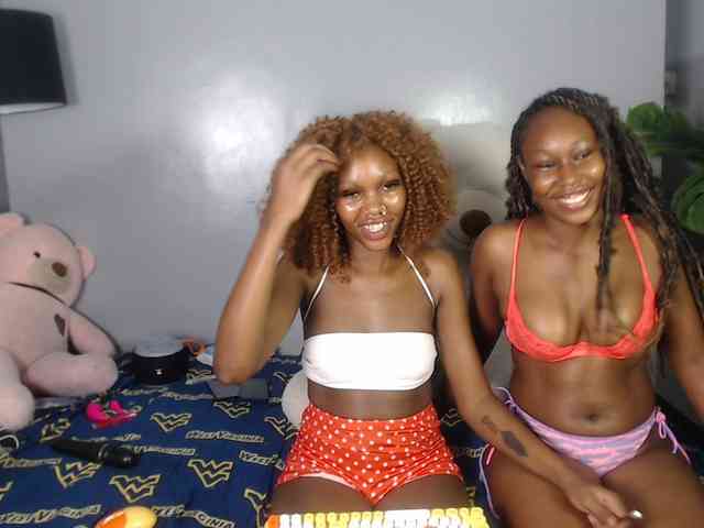 VelvetCuties webcam