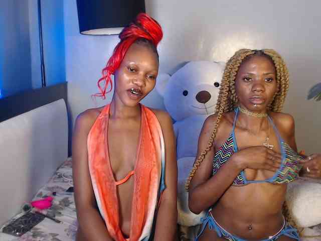 VelvetCuties webcam