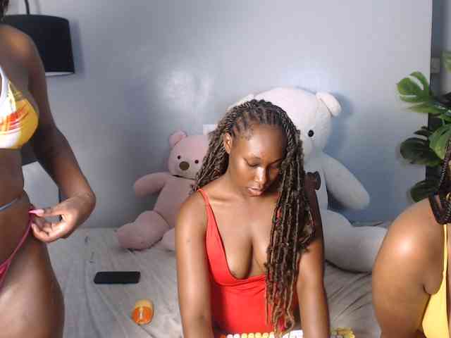 VelvetCuties webcam