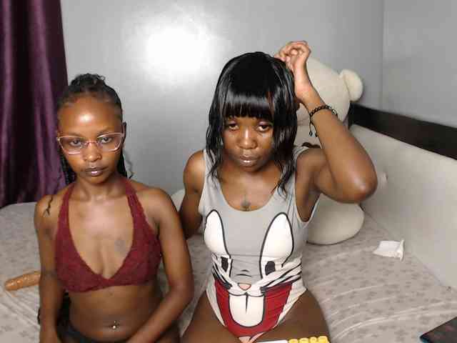 VelvetCuties webcam