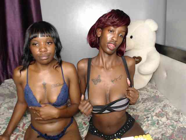 VelvetCuties webcam