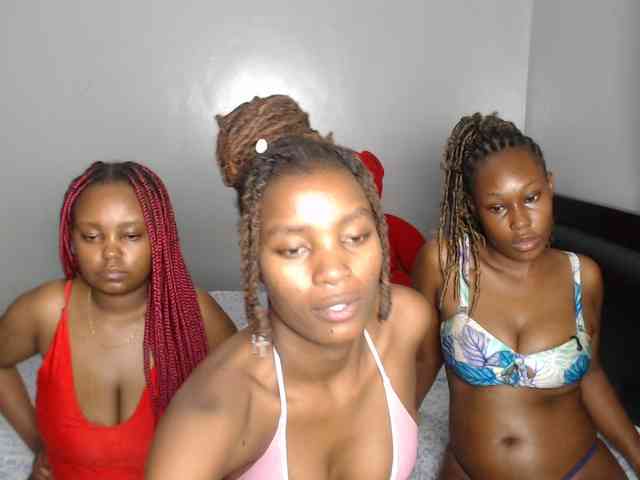VelvetCuties webcam