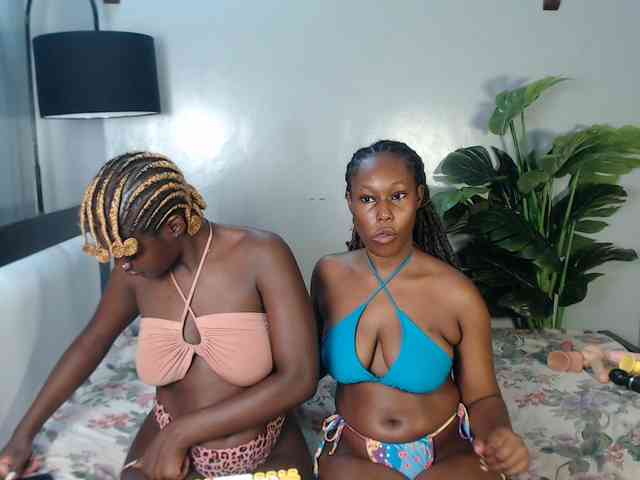 VelvetCuties webcam