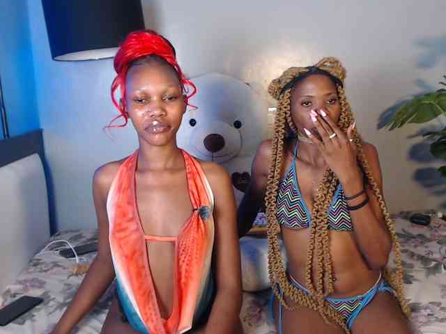 VelvetCuties webcam