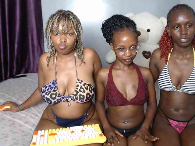 VelvetCuties webcam