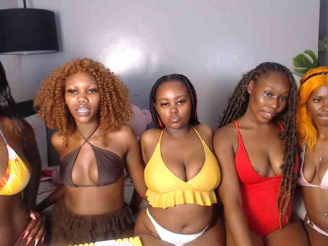 VelvetCuties webcam