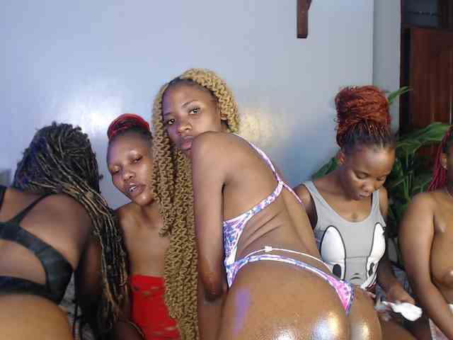 VelvetCuties webcam