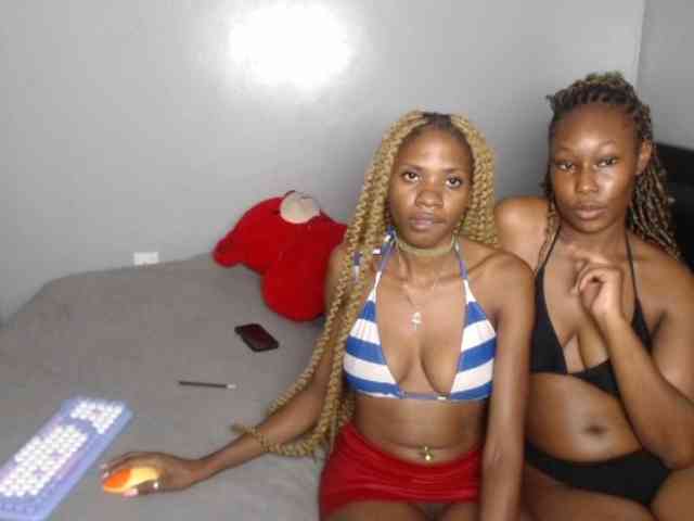 VelvetCuties webcam