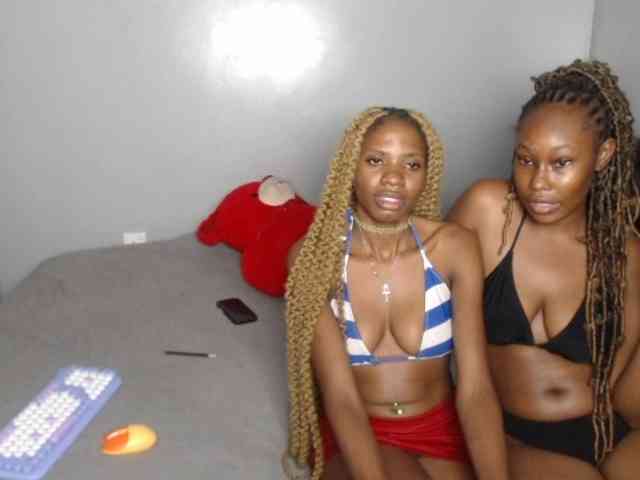 VelvetCuties webcam