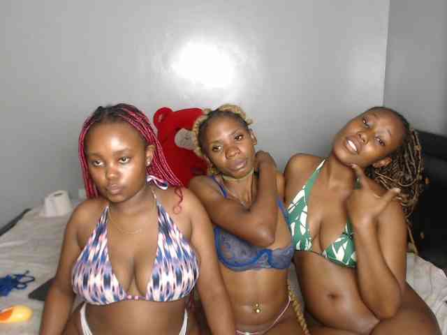 VelvetCuties webcam