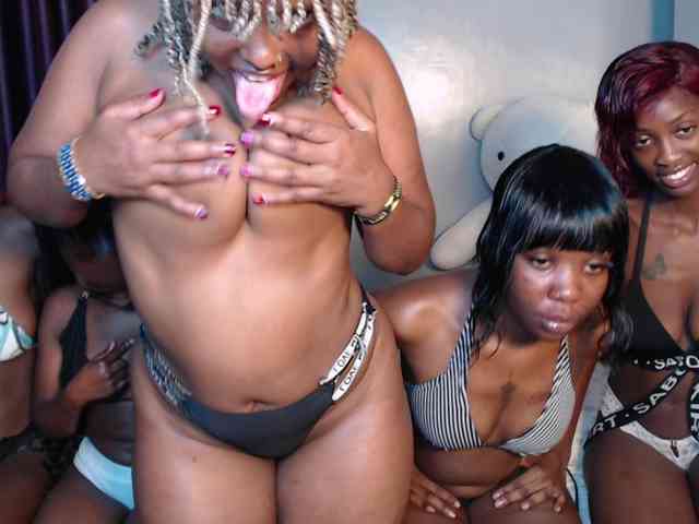 VelvetCuties webcam