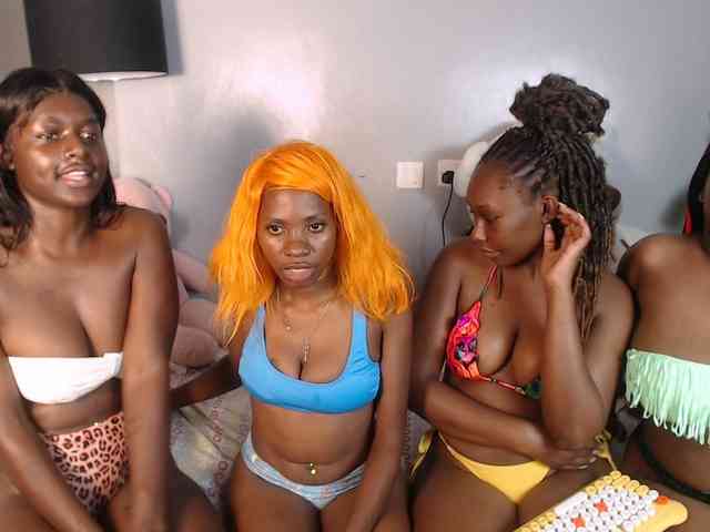 VelvetCuties webcam