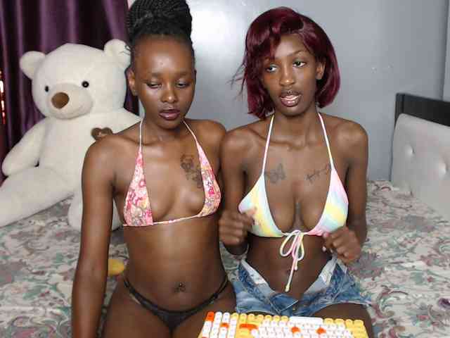 VelvetCuties webcam