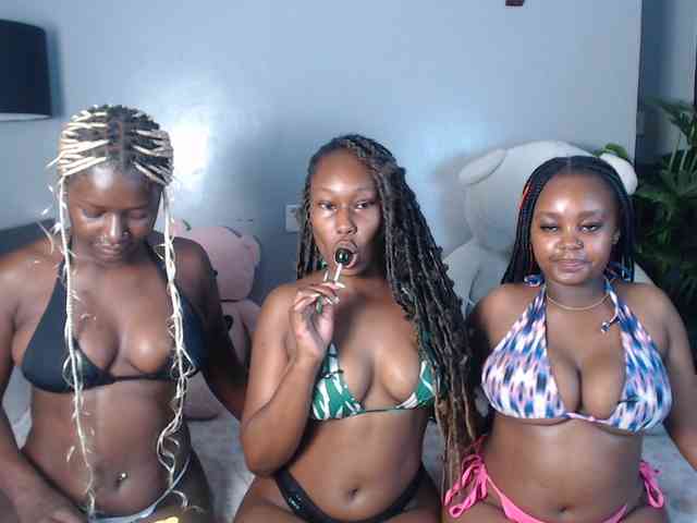 VelvetCuties webcam