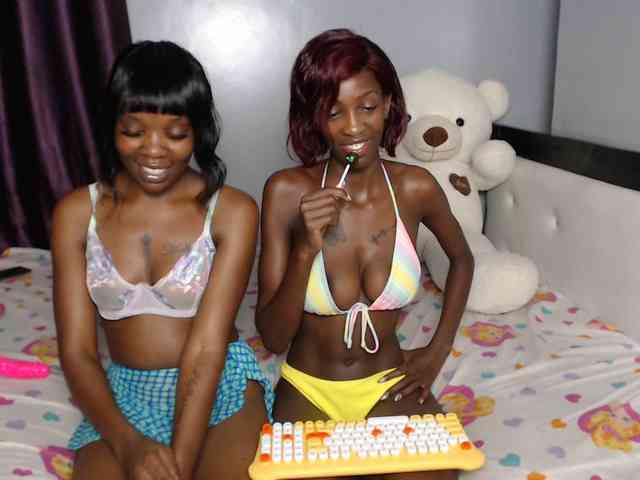 VelvetCuties webcam