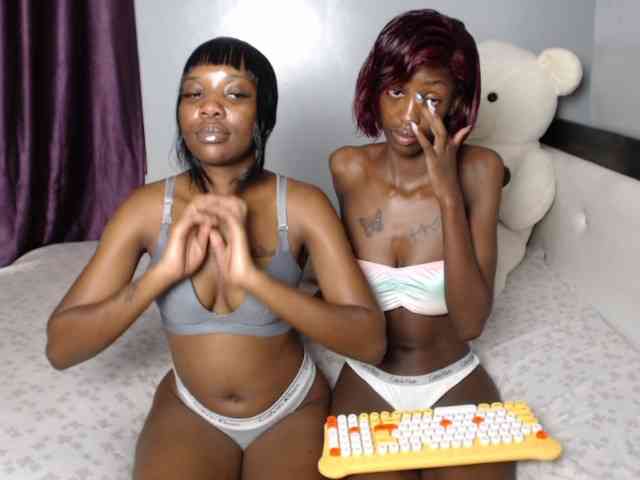 VelvetCuties webcam