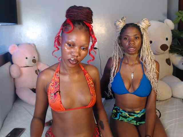 VelvetCuties webcam