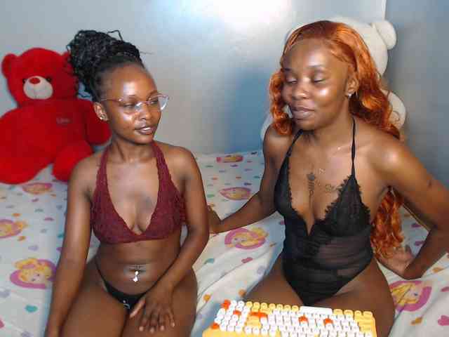 VelvetCuties webcam