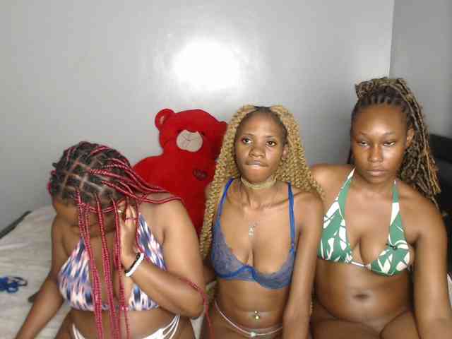 VelvetCuties webcam